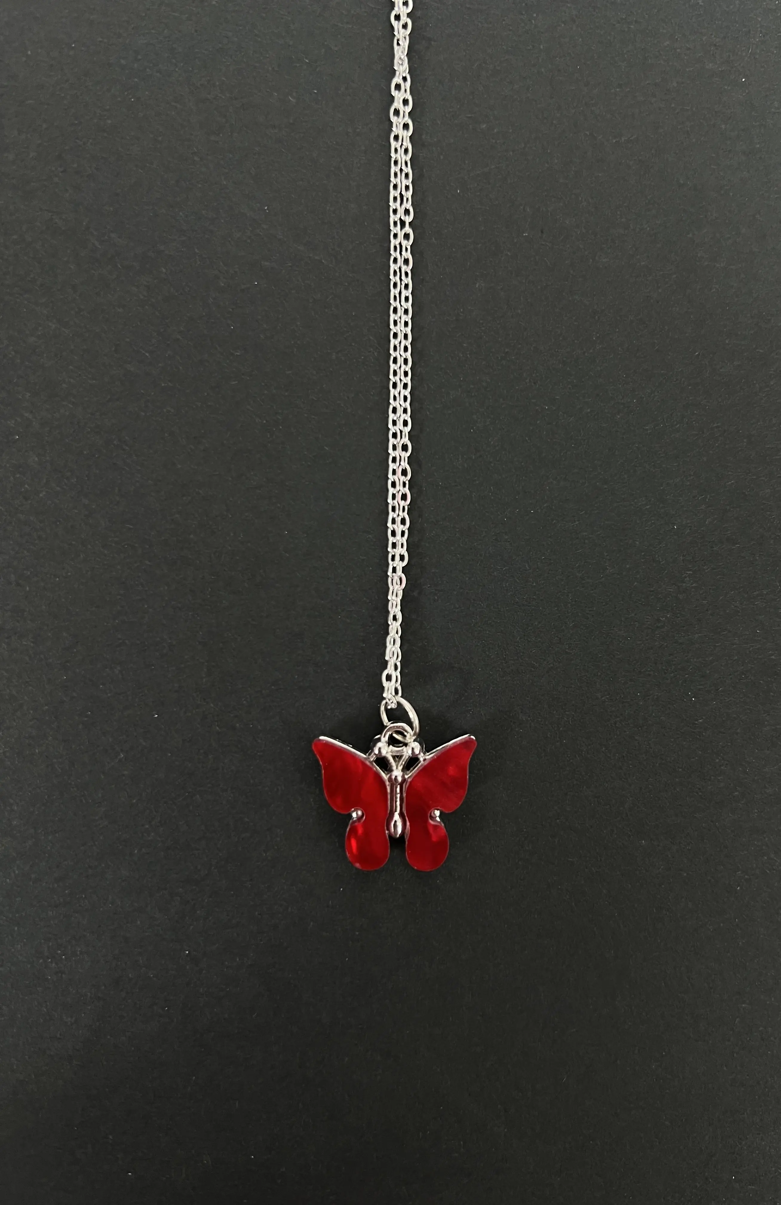 گردنبند پروانه ای استیل نقره ای