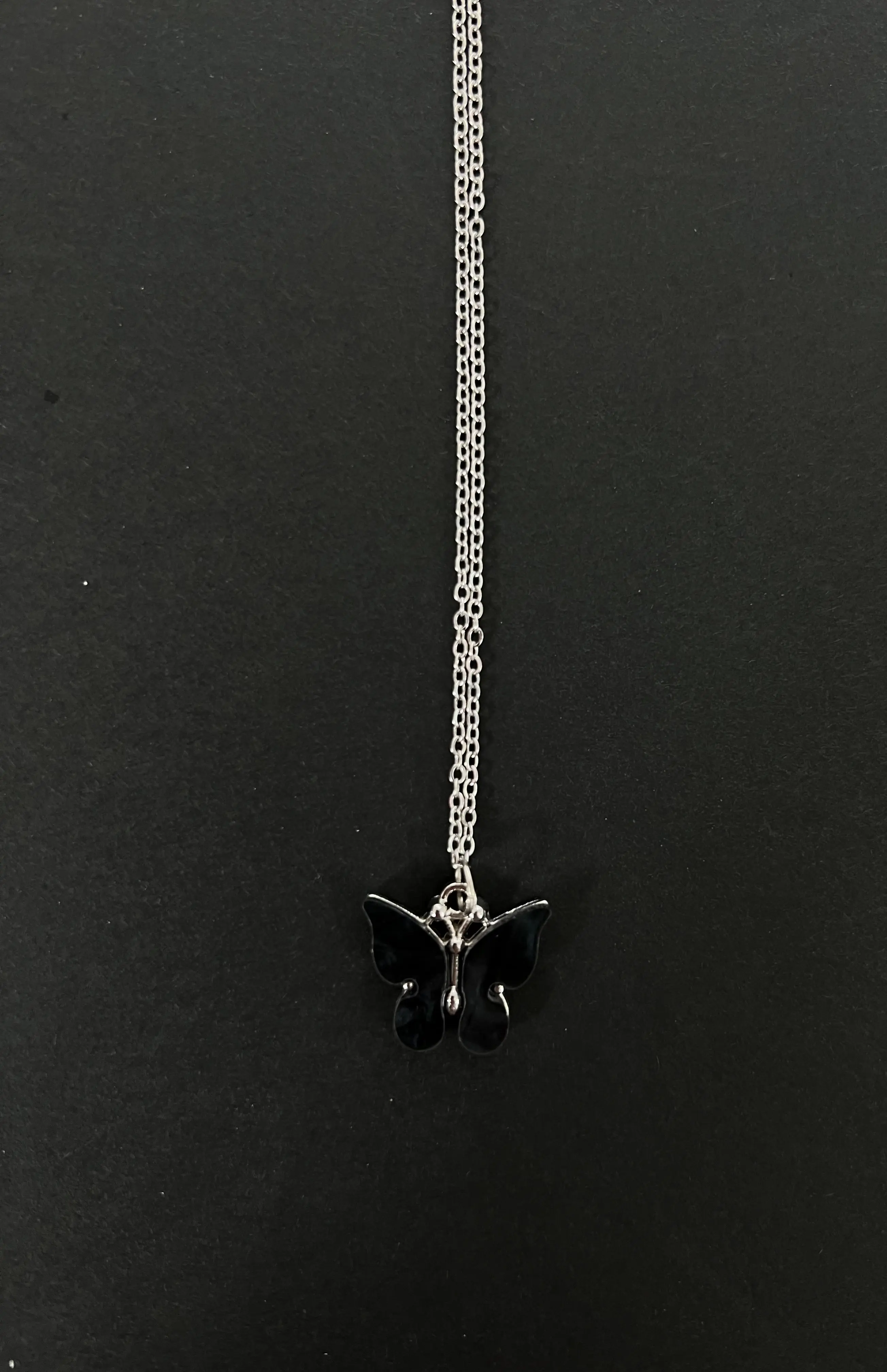 گردنبند پروانه ای استیل نقره ای