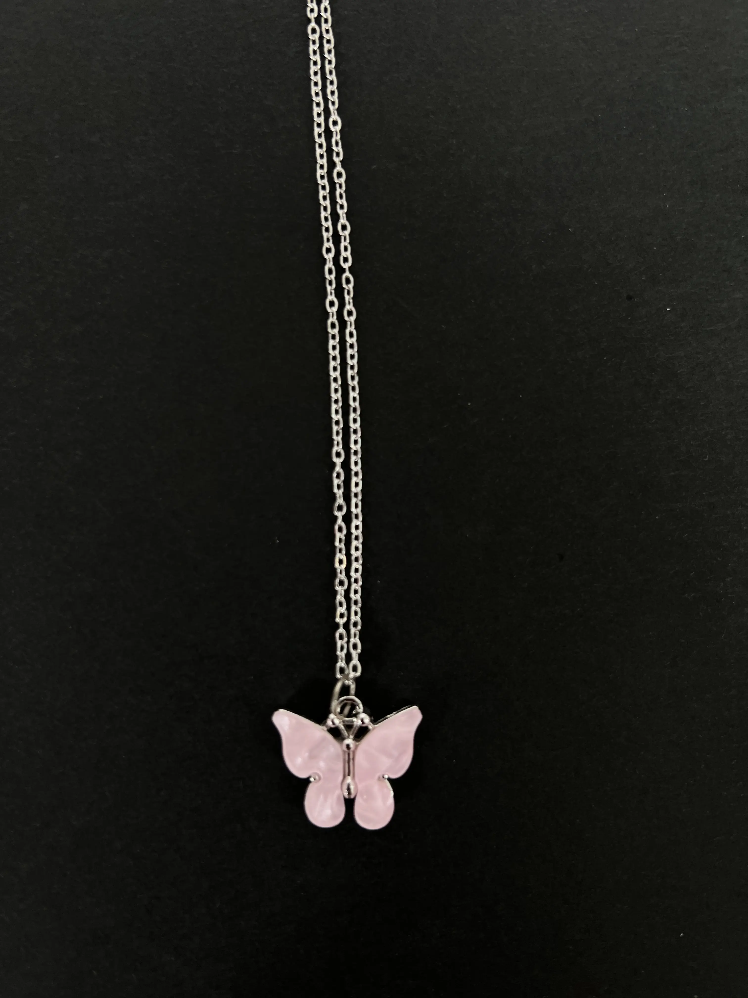 گردنبند پروانه ای استیل نقره ای