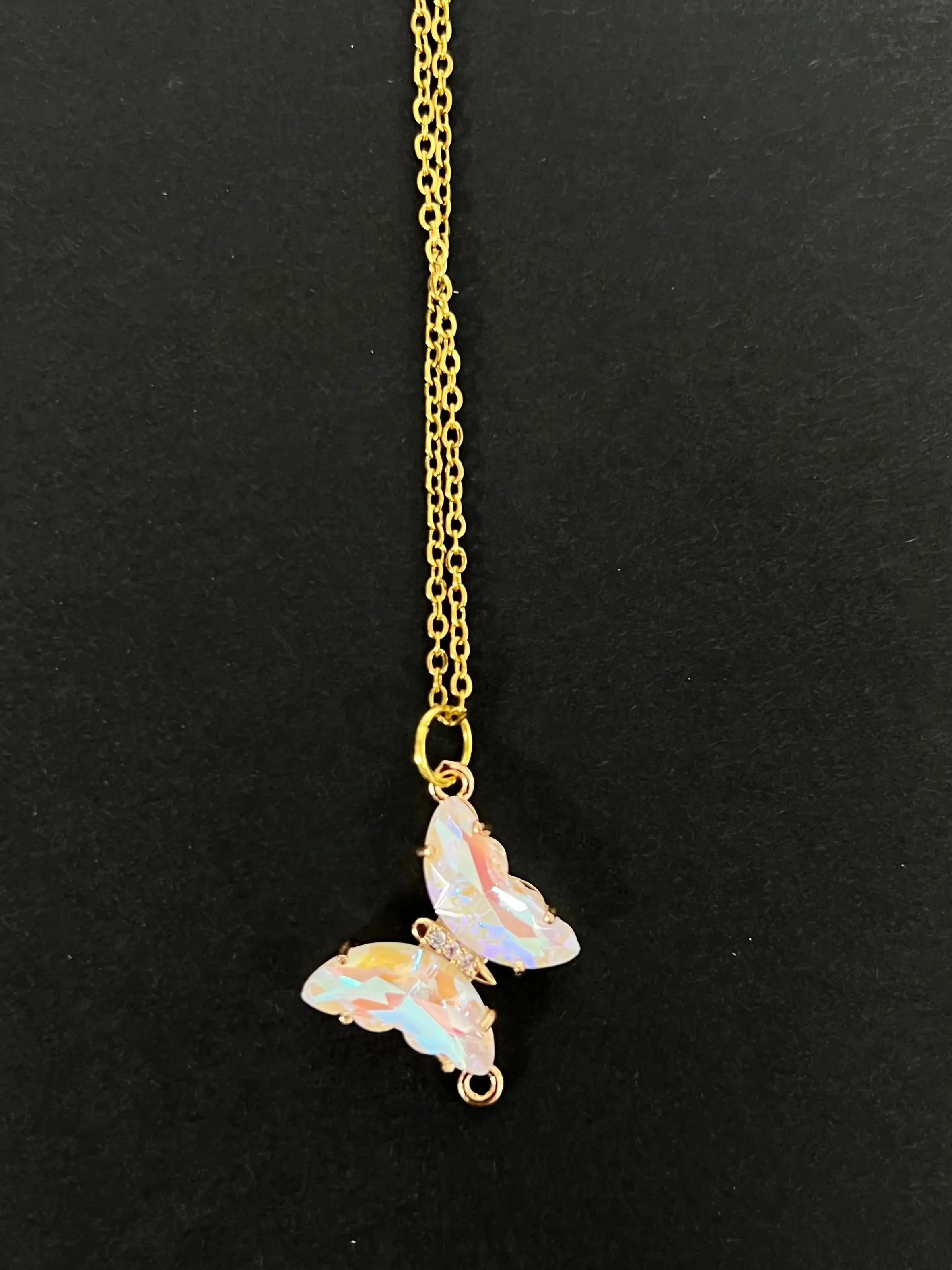 گردنبند پروانه طلایی